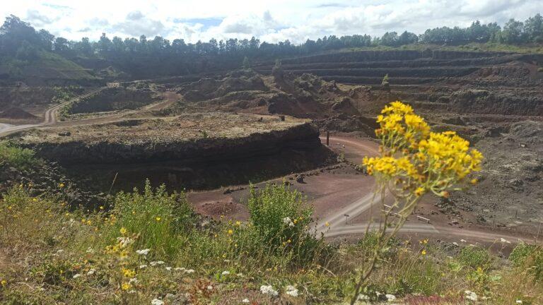 Carte postale : visite des volcans dans le puy-de-dôme